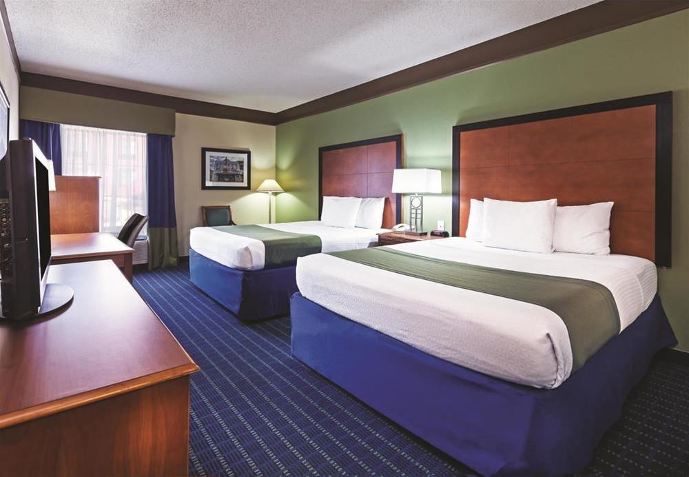Comfort Inn & Suites Shawnee North Near I-40 Luaran gambar
