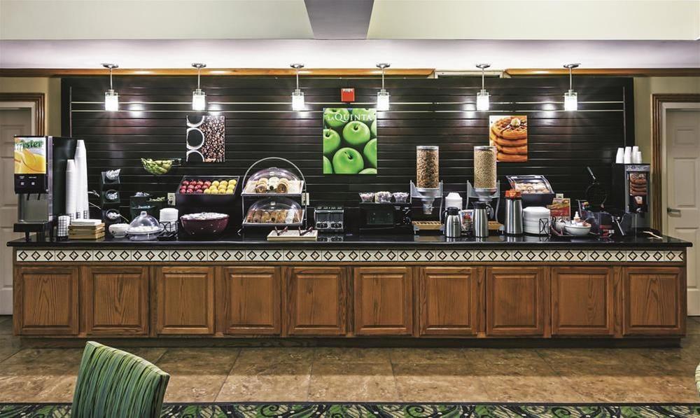 Comfort Inn & Suites Shawnee North Near I-40 Luaran gambar