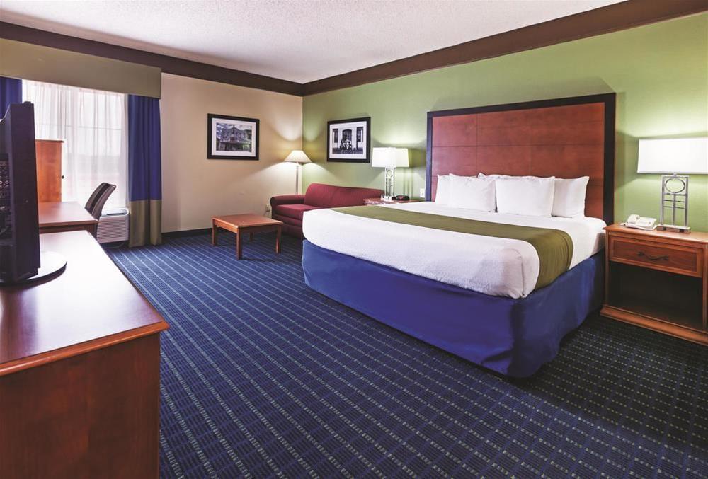 Comfort Inn & Suites Shawnee North Near I-40 Luaran gambar