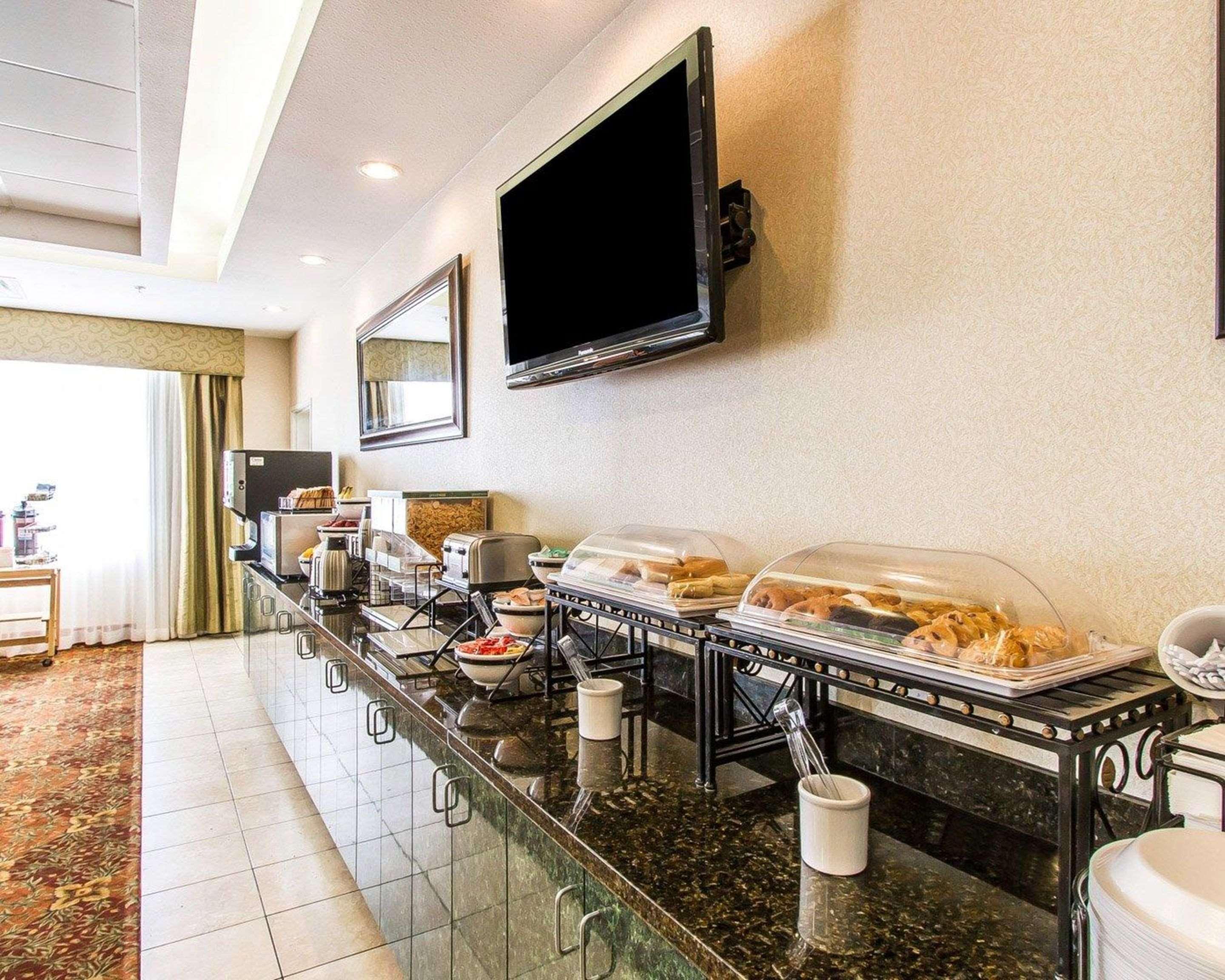 Comfort Inn & Suites Shawnee North Near I-40 Luaran gambar