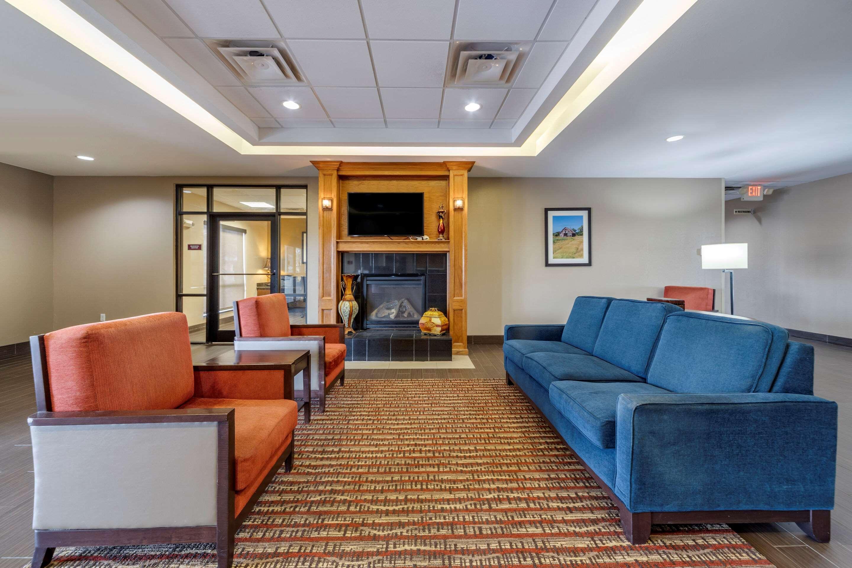 Comfort Inn & Suites Shawnee North Near I-40 Luaran gambar