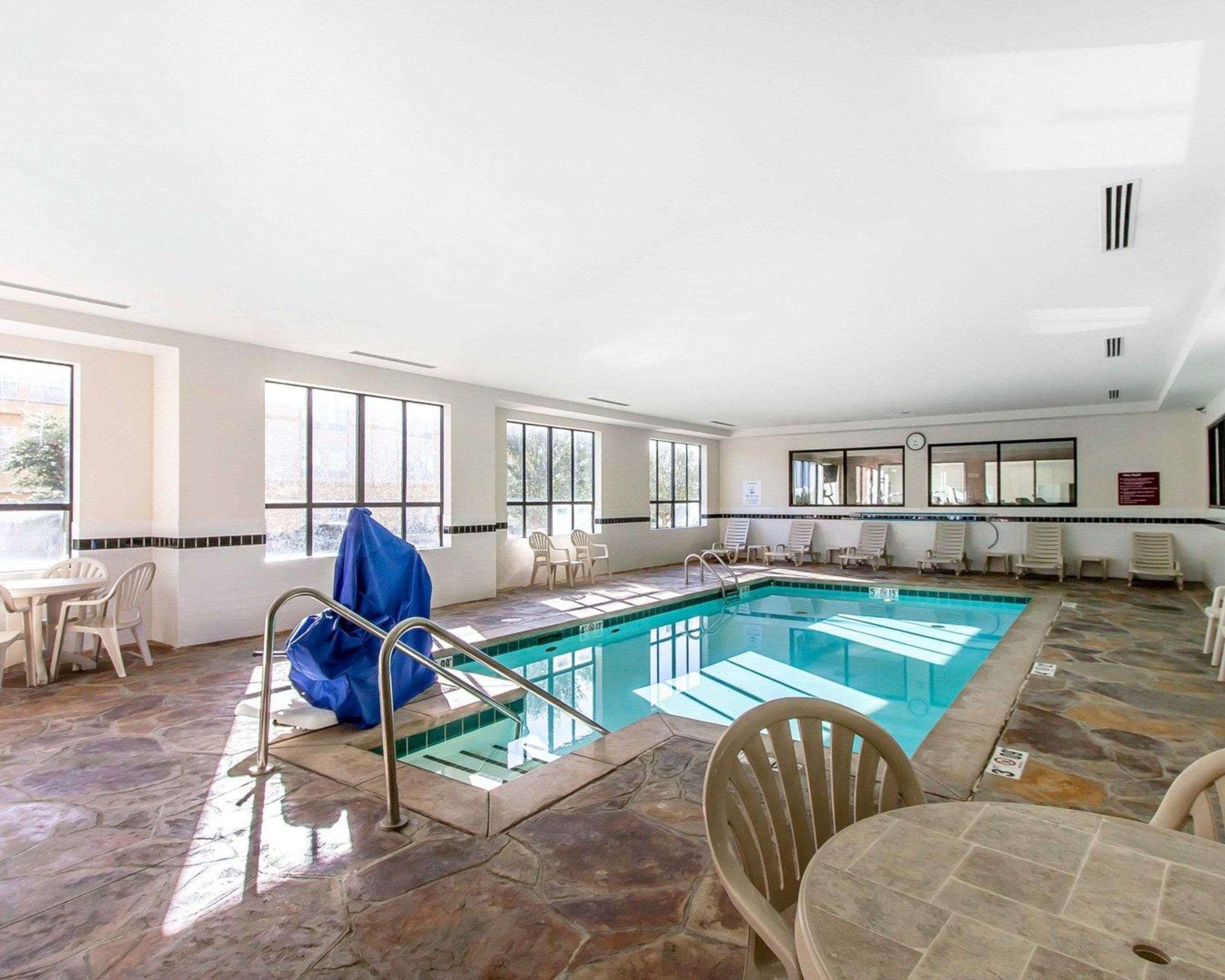 Comfort Inn & Suites Shawnee North Near I-40 Luaran gambar